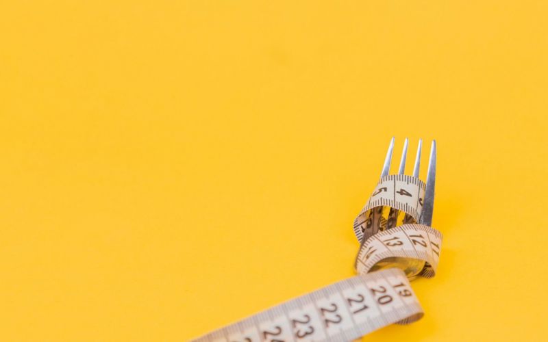 Liposucție preț 2026: cât costă pe zone (abdomen, coapse)