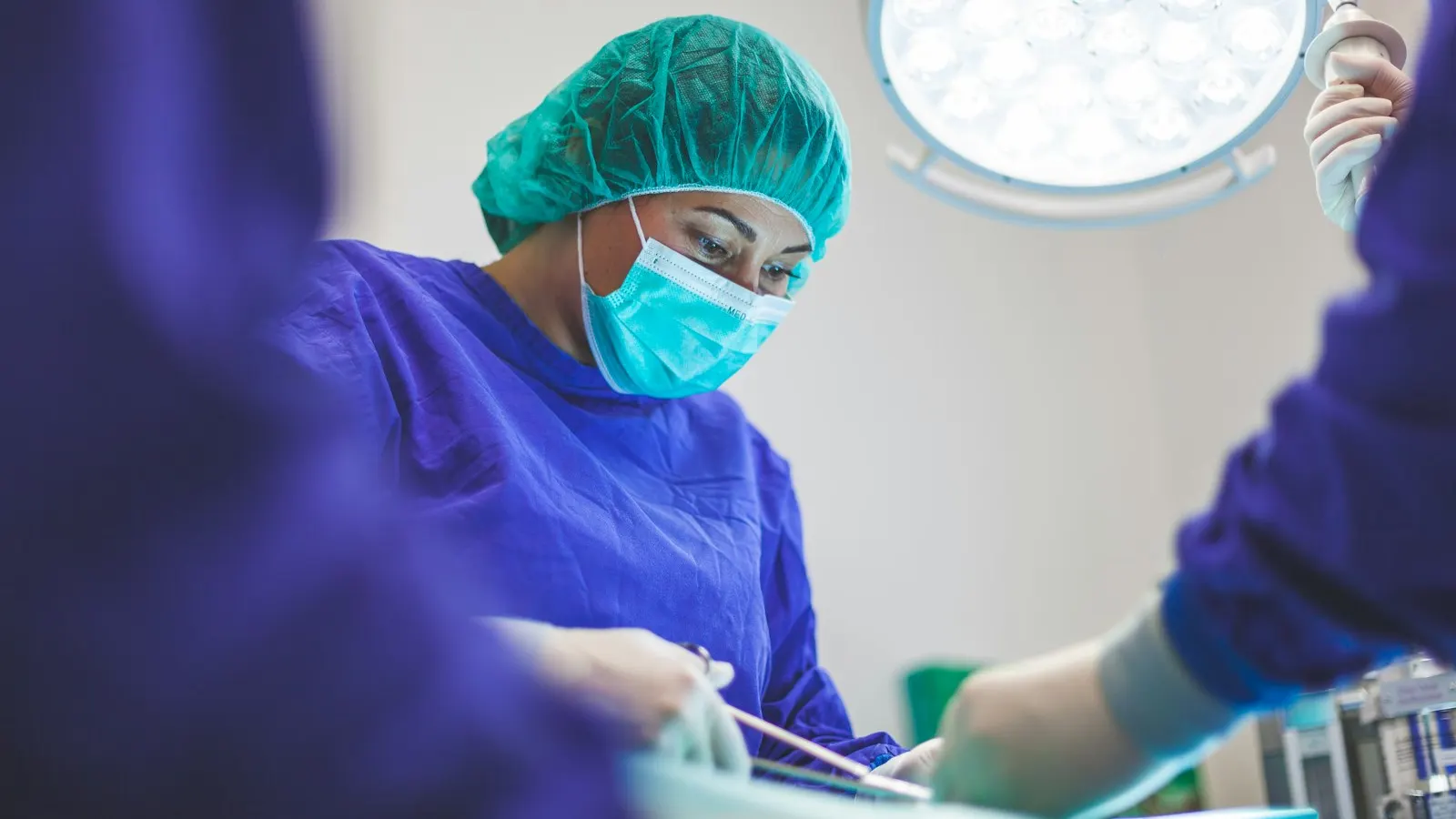 Augmentare mamară preț 2026: cât costă și cum o plătești în rate